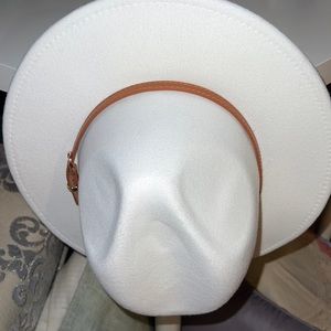 White Felt Wide Brim Fedora